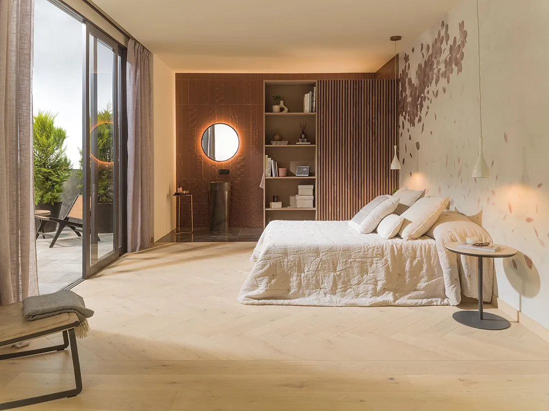 L’Antic Colonial — Pierre naturelle, bois et mosaïque, dans le catalogue du groupe.
