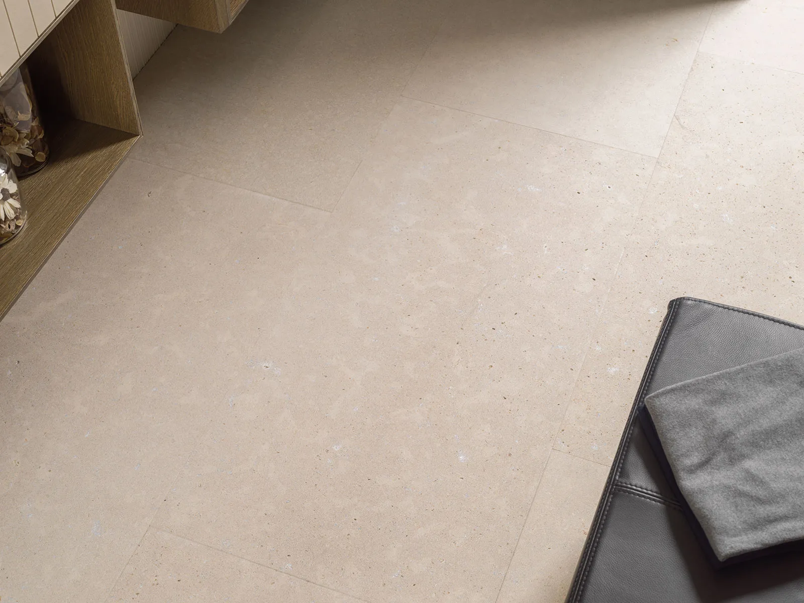 L’Antic Colonial — Natural stone, wood and mosaic, within the group’s catalogue.