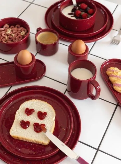 ONA — Colourful tableware, oven, microwave and dishwasher safe. Also sold by the piece.