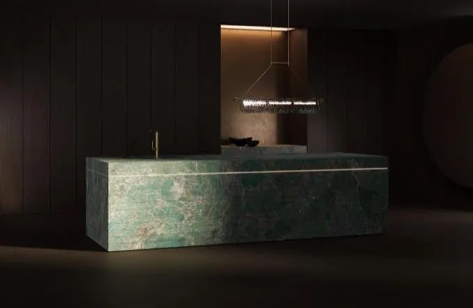 XTONE — Porcelaine ultra-compacte grand format : sol, plan de travail, crédence et façade de meuble.